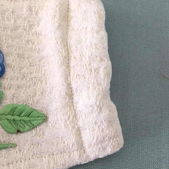 Cream Face Mask W/ Blue Rose & Elastic 2 layers - Picture 5 of 8